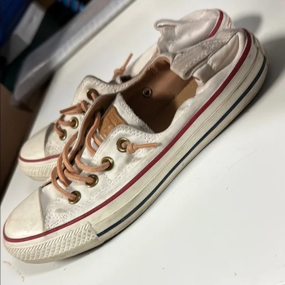 Converse Off-White Low-Top Sneakers with Red Trim - Picture 7 of 7